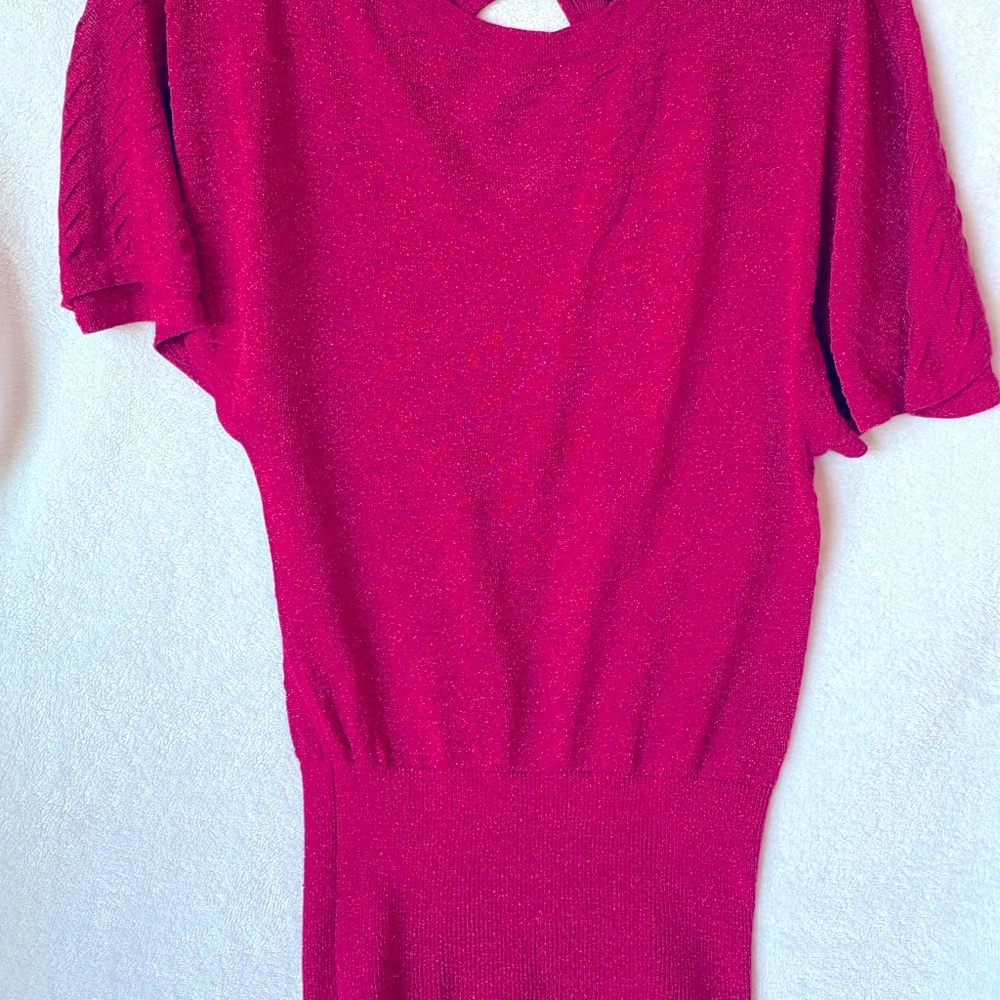 Sweater top in berry color with metallic thread
